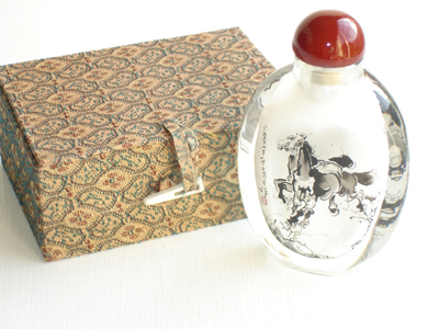 Thick glass inside painting horse snuff bottle