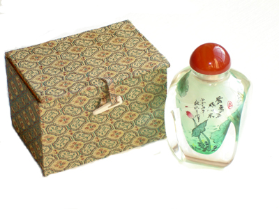 Thick square glass inside painting ducks and lotuses snuff bottle