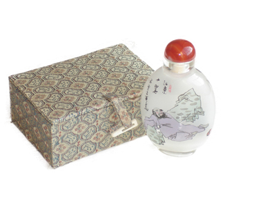 Thin glass inside painting figures snuff bottle
