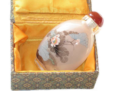 Thin glass inside painting lotuses snuff bottle
