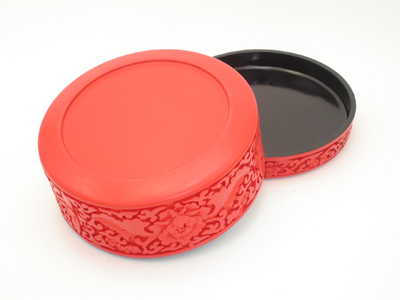 carved Chinese cinnabar lacquer trinket box five bats prosperity 8 carved Chinese cinnabar lacquer trinket box five bats prosperity 8